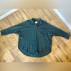 American Eagle women’s M oversized fit lightweight flannel